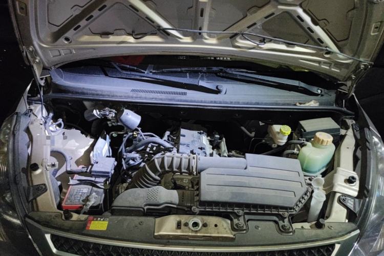 Used Wuling Rongguang V 2019 1.5L Practical Model China VI LAR Engine Bay