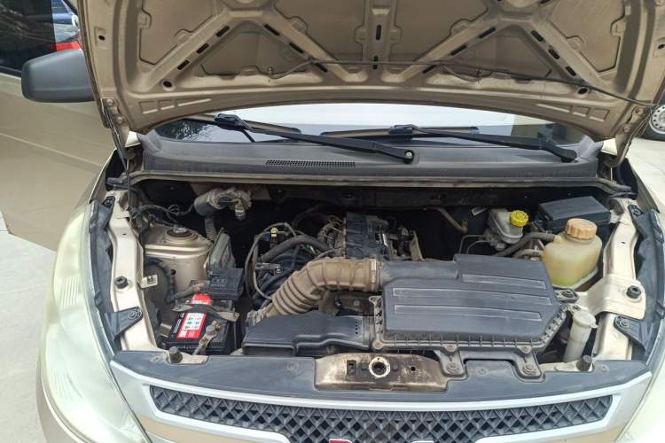 Used Wuling Rongguang V 2019 1.5L Practical Model China VI LAR Engine Bay