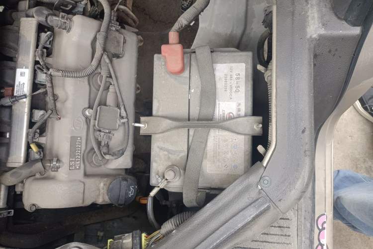 Used Wuling Rongguang V  Engine Bay Left