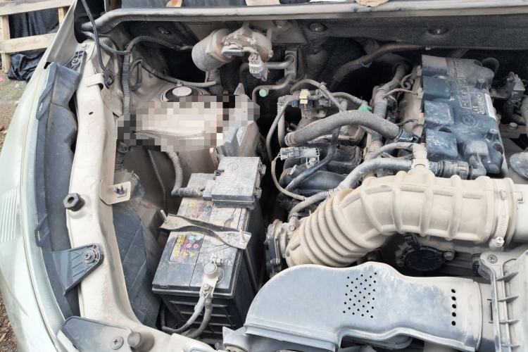 Used Wuling Rongguang V 2019 1.5L Practical Model China VI LAR Engine Bay Right