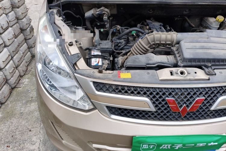 Used Wuling Rongguang V 2019 1.5L Practical Model China VI LAR Engine Bay Right