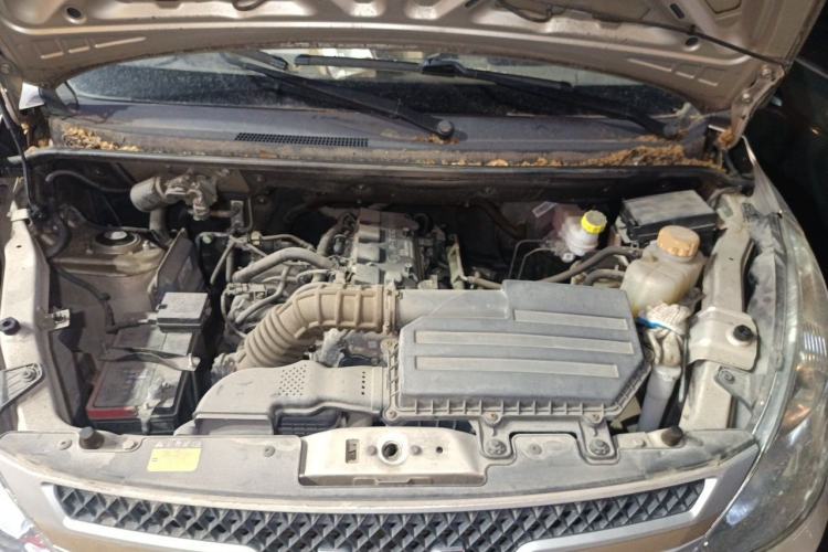 Used Wuling Rongguang V 2019 1.5L Window-Sealed Utility Model China VI LAR Engine Bay
