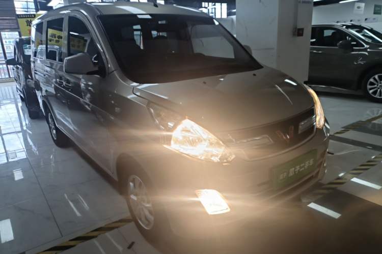 Used Wuling Rongguang V 2019 1.5L Standard Version China VI LAR Exterior 1