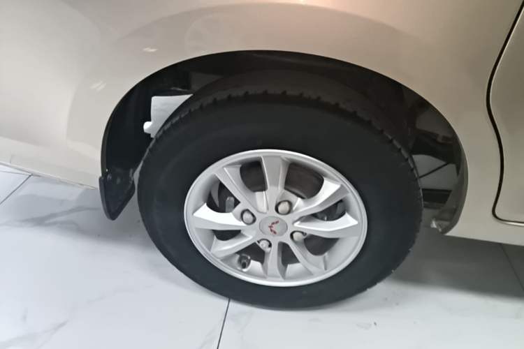 Used Wuling Rongguang V 2019 1.5L Standard Version China VI LAR Exterior 5