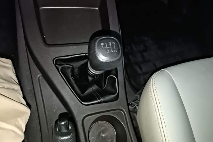 Used Wuling Rongguang V 2019 1.5L Standard Version China VI LAR Gear Lever