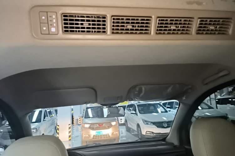 Used Wuling Rongguang V 2019 1.5L Standard Version China VI LAR Headliner