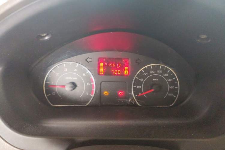 Used Wuling Rongguang V 2019 1.5L Practical Model China VI LAR Instrument Cluster