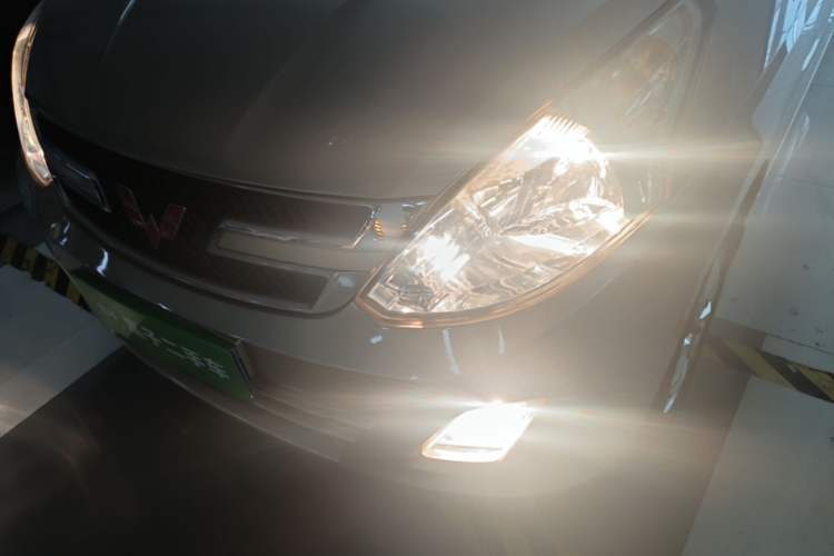 Used Wuling Rongguang V 2019 1.5L Standard Version China VI LAR Left Front Headlight