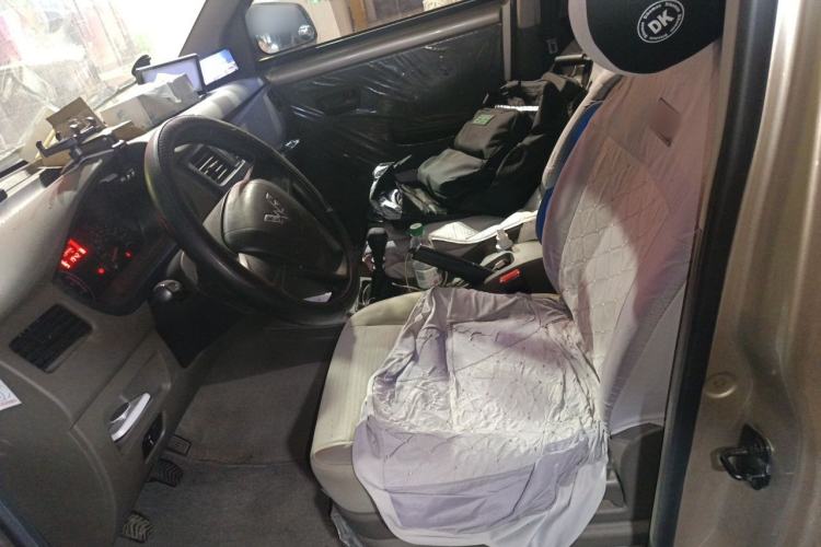 Used Wuling Rongguang V 2019 1.5L Window-Sealed Utility Model China VI LAR Left Front Seat