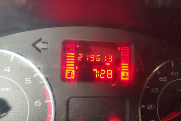 Used Wuling Rongguang V 2019 1.5L Practical Model China VI LAR Odometer Close Up