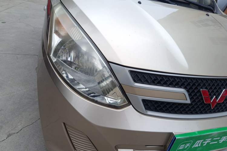 Used Wuling Rongguang V 2019 1.5L Practical Model China VI LAR Right Front Headlight