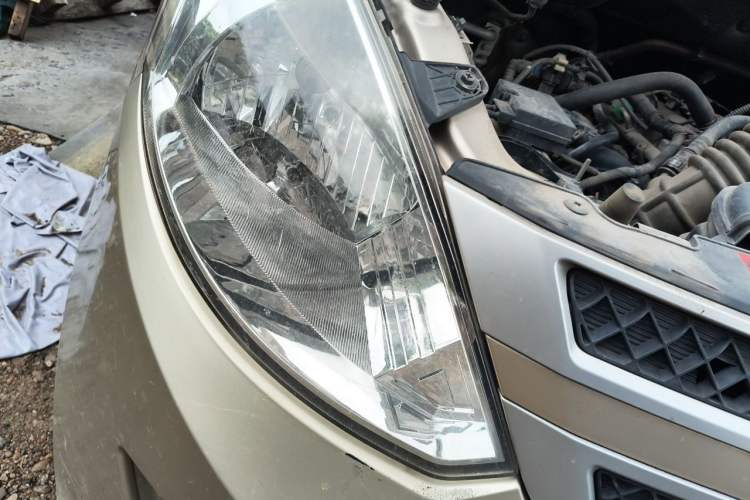 Used Wuling Rongguang V 2019 1.5L Practical Model China VI LAR Right Front Headlight