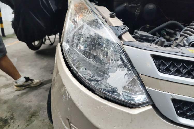 Used Wuling Rongguang V 2019 1.5L Practical Model China VI LAR Right Front Headlight