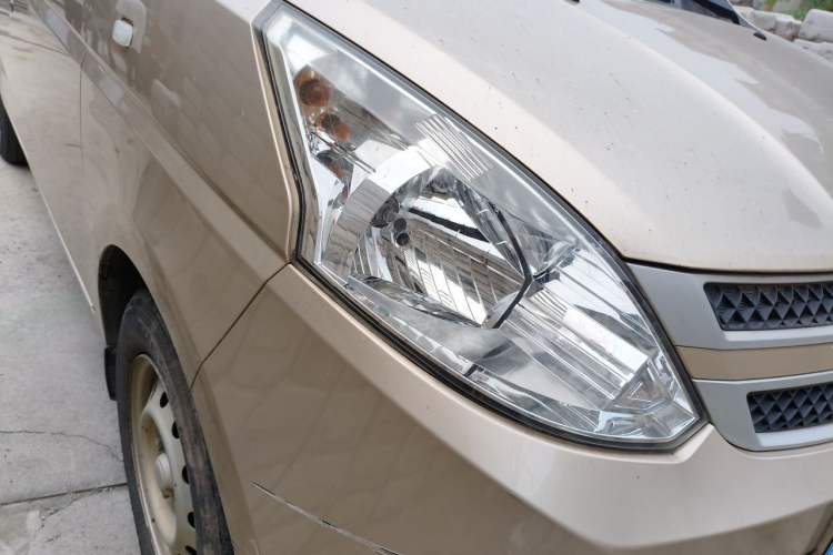 Used Wuling Rongguang V 2019 1.5L Practical Model China VI LAR Right Front Headlight