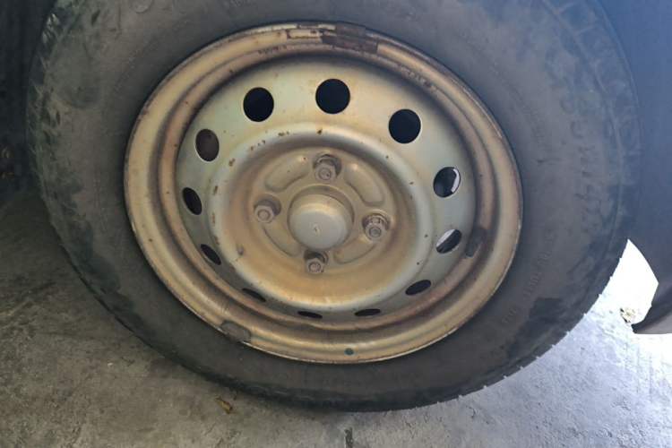Used Wuling Rongguang V 2019 1.5L Van - Utility Model Right Front Wheel Hub