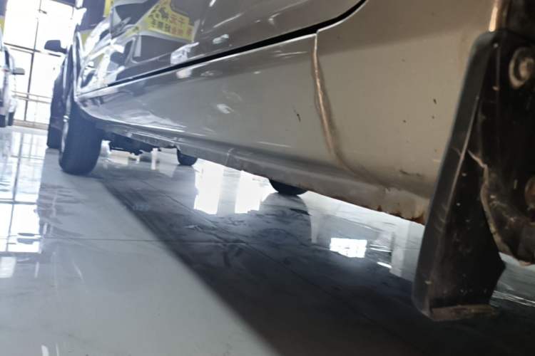 Used Wuling Rongguang V 2019 1.5L Standard Version China VI LAR Right Side Sill