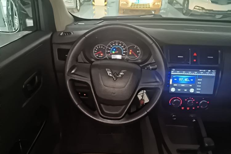 Used Wuling Rongguang V 2019 1.5L Standard Version China VI LAR Steering Wheel