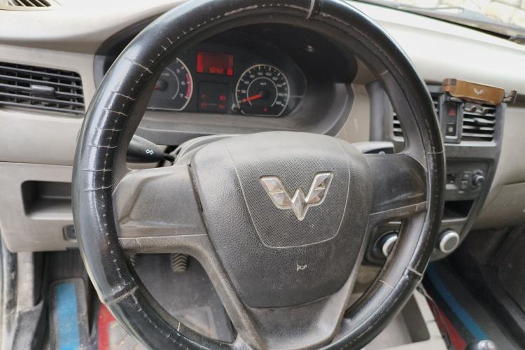 Used Wuling Rongguang V 2019 1.5L Practical Model China VI LAR Steering Wheel
