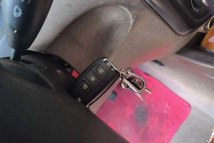 Used Wuling Rongguang V 2019 1.5L Van - Utility Model Vehicle Key