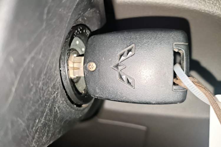 Used Wuling Rongguang V 2019 1.5L Standard Version China VI LAR Vehicle Key