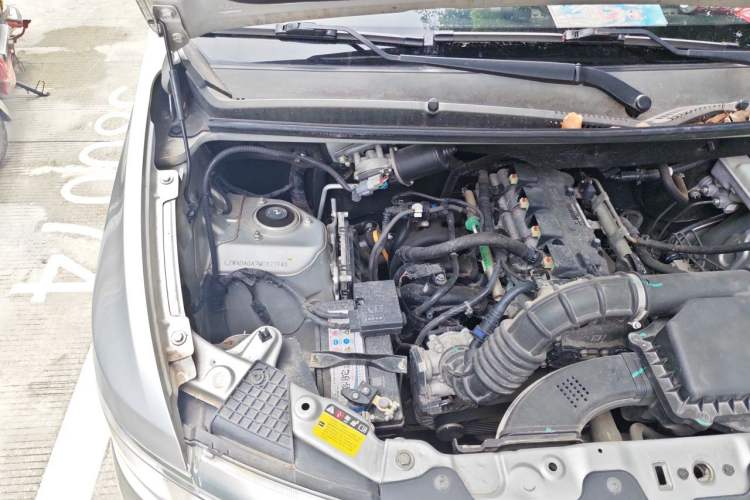 Used Wuling Rongguang V  Engine Bay Right