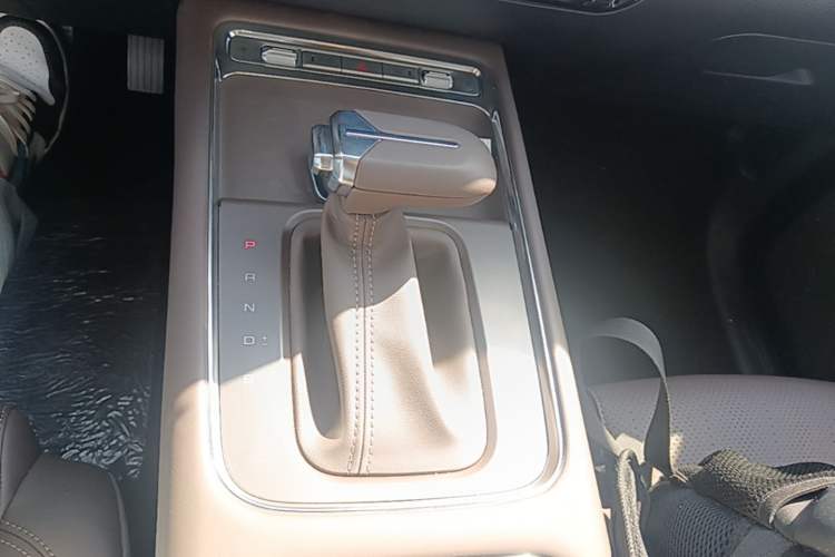 Used Wuling Starlight 560 2026 1.5T CVT Elite Edition Gear Lever