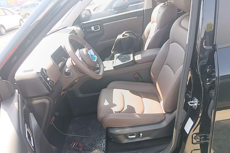 Used Wuling Starlight 560 2026 1.5T CVT Elite Edition Left Front Seat