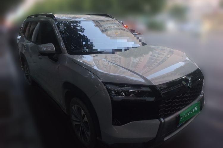 Used Wuling Starlight 560 2026 1.5T CVT Elite Edition Front Right 45 Deg