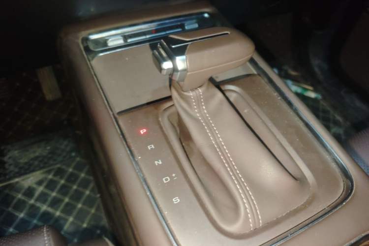 Used Wuling Starlight 560 2026 1.5T CVT Elite Edition Gear Lever