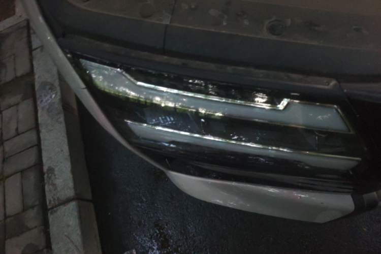 Used Wuling Starlight 560 2026 1.5T CVT Elite Edition Right Front Headlight