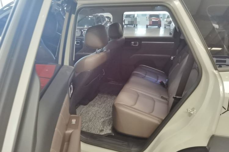 Used Wuling Starlight 560 2026 1.5T CVT Elite Edition Left Rear Seat
