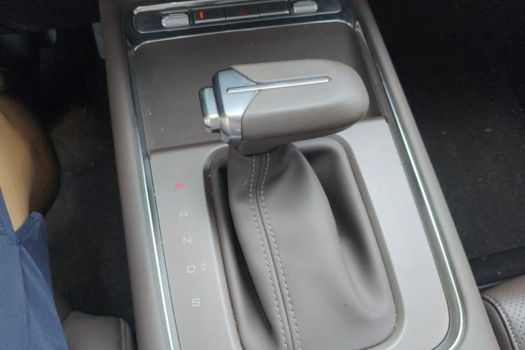 Used Wuling Starlight 560 2026 1.5T CVT Elite Edition Gear Lever