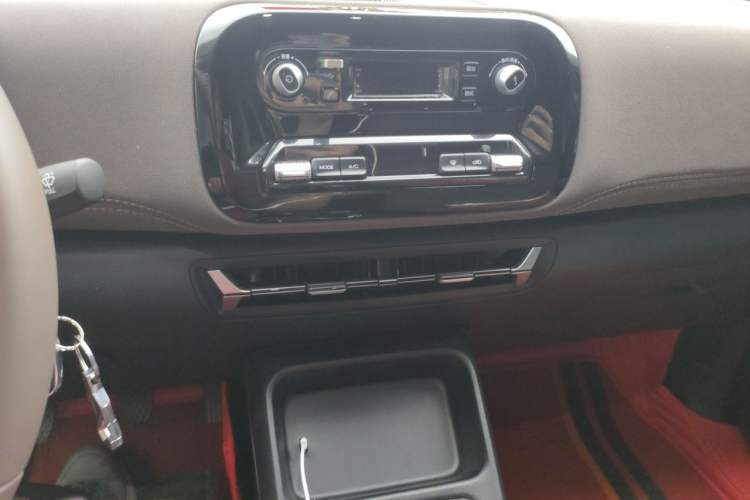 Used Wuling Starlight 560 2026 1.5T 6MT Comfort Edition Audio And AC Panel