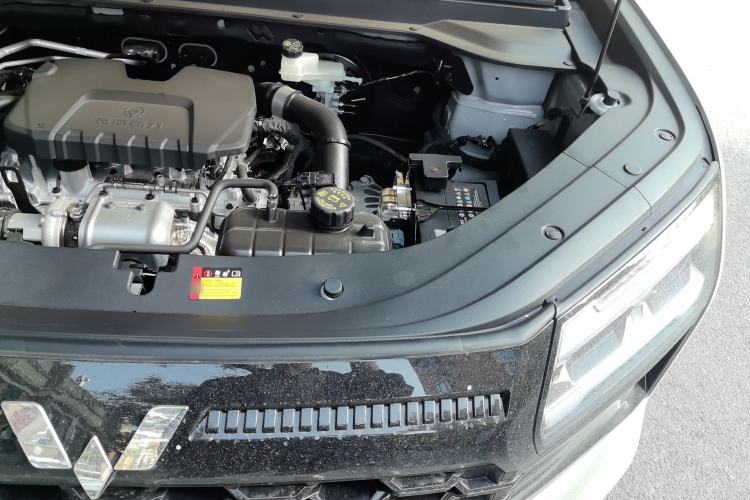 Used Wuling Starlight 560 2026 1.5T CVT Elite Edition Engine Bay Left