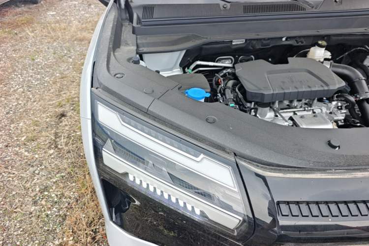 Used Wuling Starlight 560 2026 1.5T CVT Elite Edition Engine Bay Right
