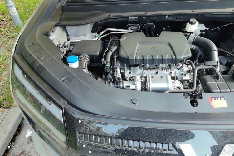 Used Wuling Starlight 560 2026 1.5T CVT Elite Edition Engine Bay Right