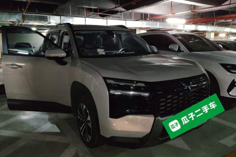Used Wuling Starlight 560 2026 1.5T CVT Elite Edition Front Right 45 Deg