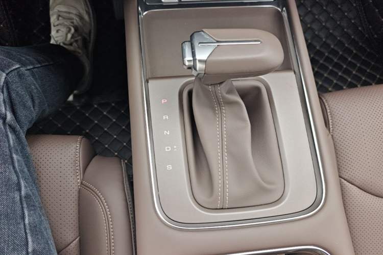 Used Wuling Starlight 560 2026 1.5T CVT Elite Edition Gear Lever