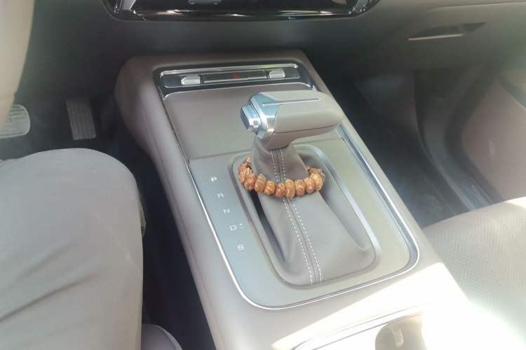 Used Wuling Starlight 560 2026 1.5T CVT Elite Edition Gear Lever