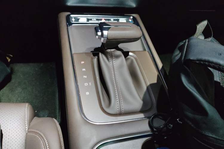 Used Wuling Starlight 560 2026 1.5T CVT Elite Edition Gear Lever