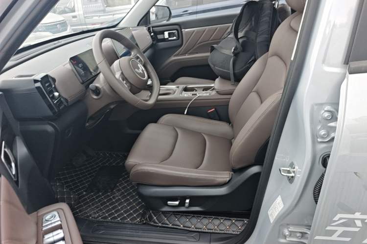 Used Wuling Starlight 560 2026 1.5T CVT Elite Edition Left Front Seat