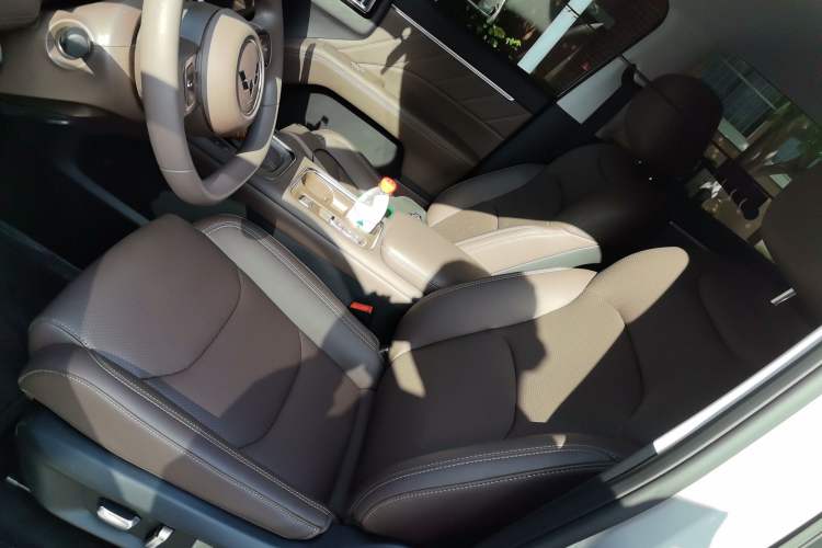 Used Wuling Starlight 560 2026 1.5T CVT Elite Edition Left Front Seat