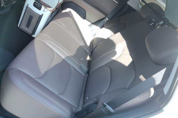 Used Wuling Starlight 560 2026 1.5T CVT Elite Edition Left Rear Seat