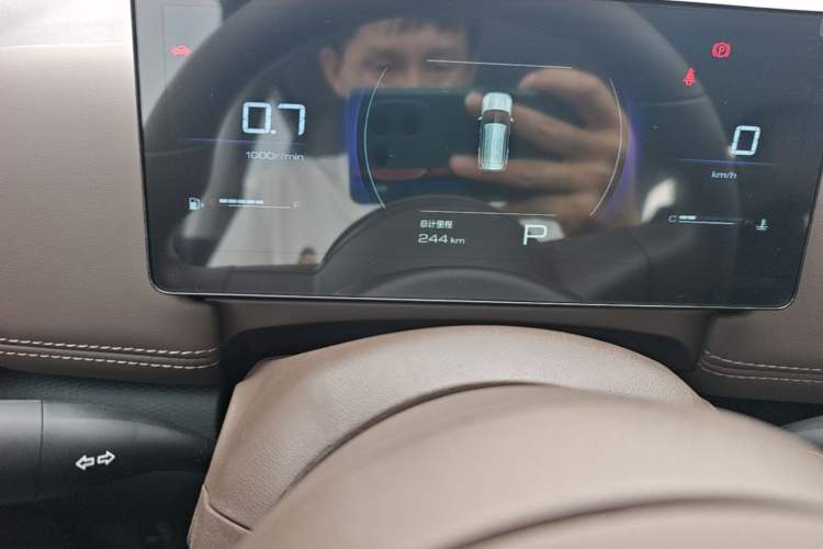 Used Wuling Starlight 560 2026 1.5T CVT Elite Edition Odometer Close Up