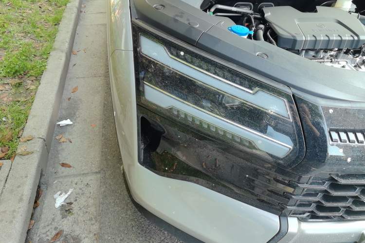 Used Wuling Starlight 560 2026 1.5T CVT Elite Edition Right Front Headlight