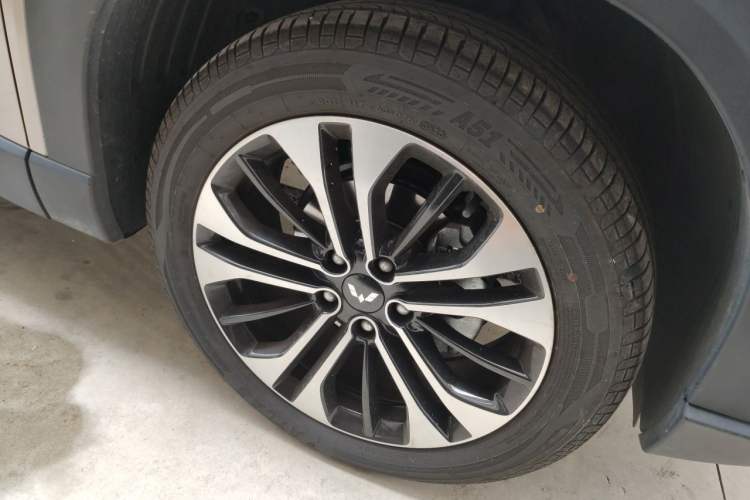 Used Wuling Starlight 560 2026 1.5T CVT Elite Edition Right Front Wheel Hub