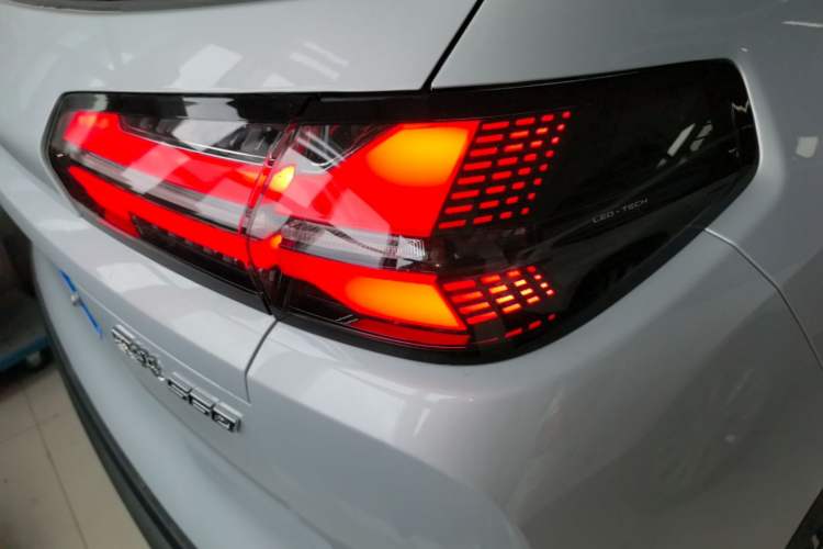 Used Wuling Starlight 560 2026 1.5T CVT Elite Edition Right Rear Taillight