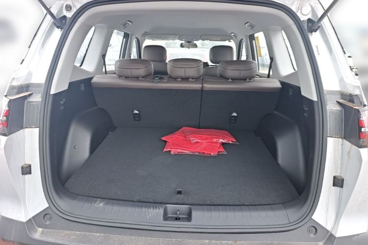 Used Wuling Starlight 560 2026 1.5T CVT Elite Edition Trunk