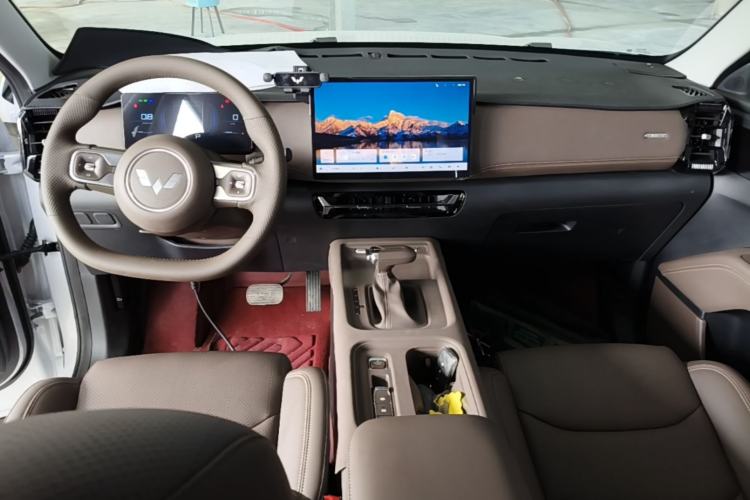 Used Wuling Starlight 560 2026 1.5T CVT Elite Edition Center Console