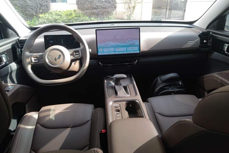 Used Wuling Starlight 560 2026 1.5T CVT Elite Edition Center Console